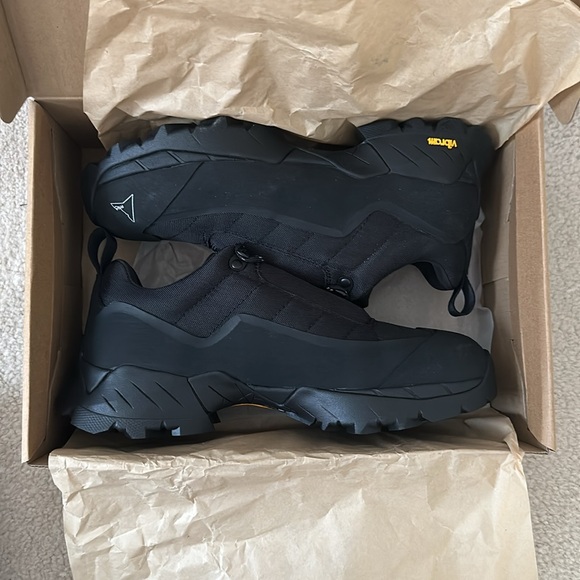 BRAND NEW BLACK ROA KATHARINA HIKING SHOES - Picture 4 of 6